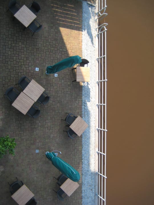 Blick auf die Restaurant-Terrasse Best Western Plus Hotel Papenburg