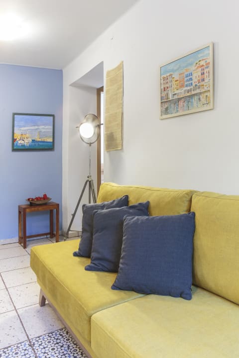 Sonstiges The House By The Sea