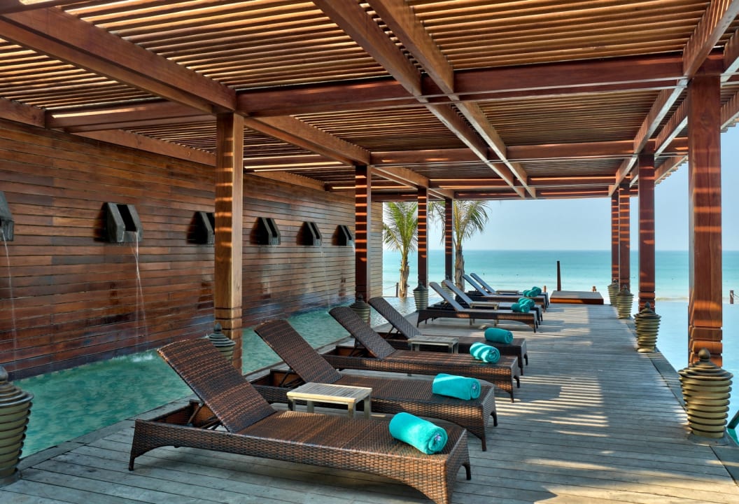 Pool Hilton Ngapali Resort & Spa