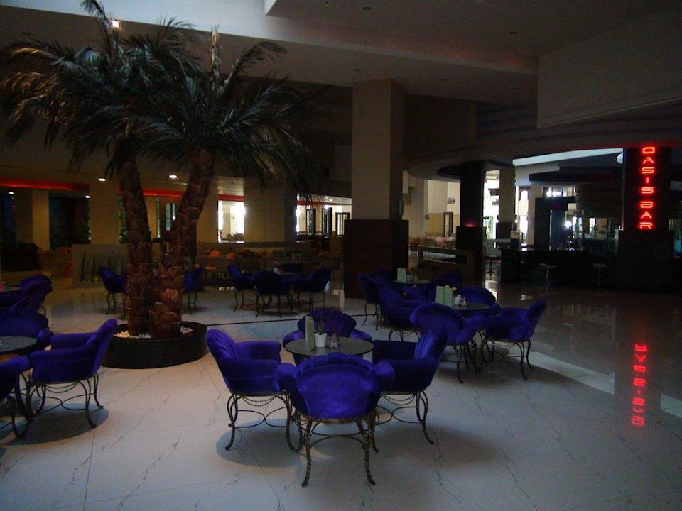 Oasis Bar Limak Lara Deluxe Hotel & Resort
