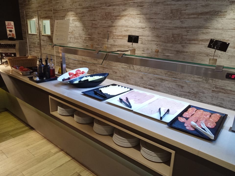 Gastro California Apartments