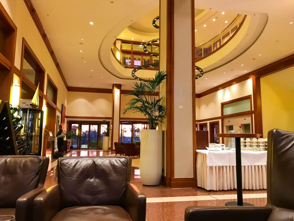 Lobby ATLANTIC Hotel Wilhelmshaven