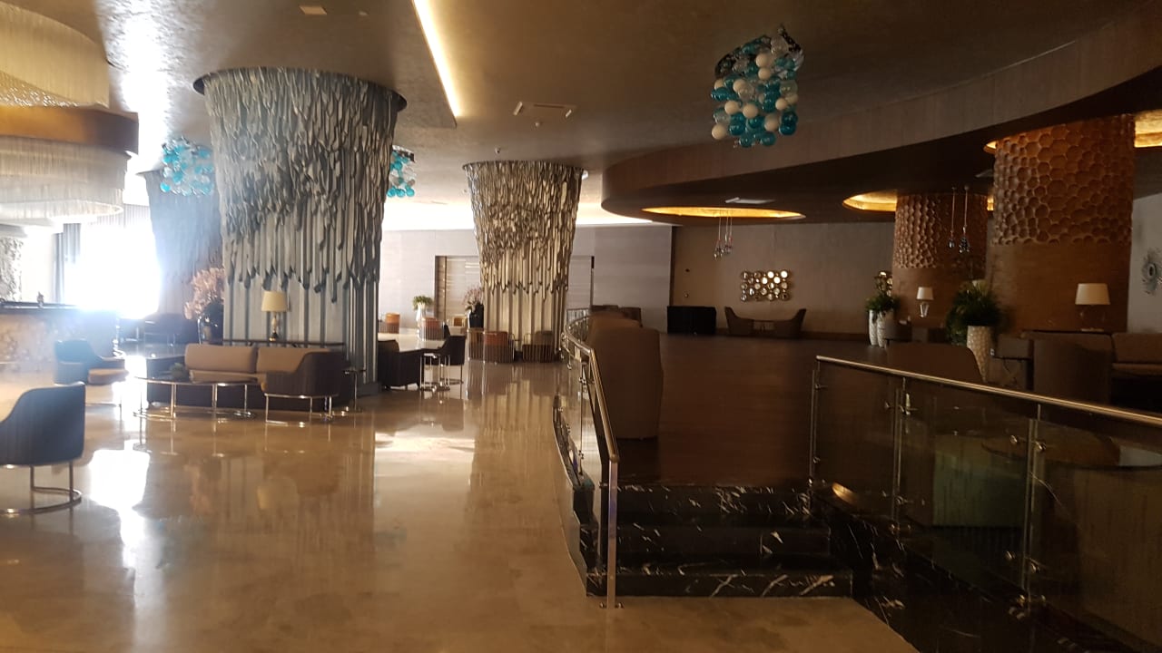 Lobby Side Star Elegance