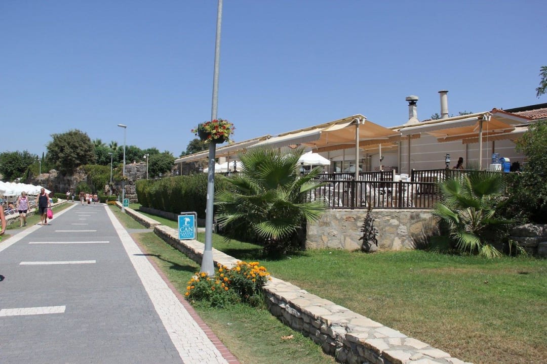 Restaurant von aussen Can Garden Beach