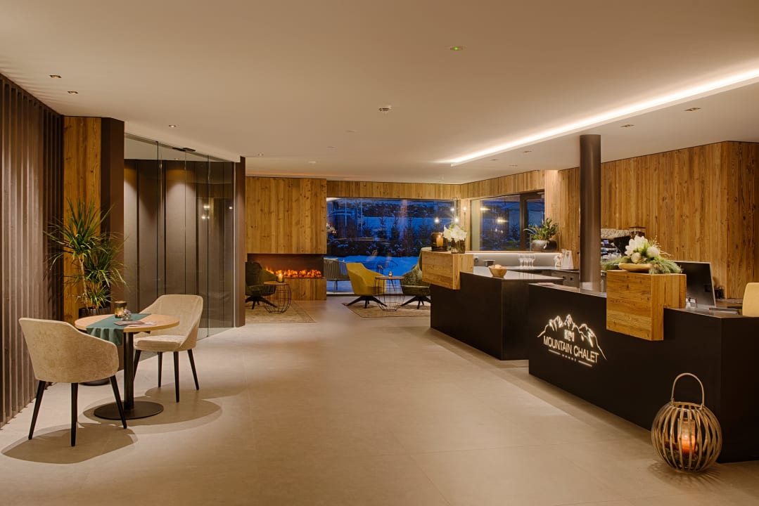 Lobby K1 Mountain Chalet