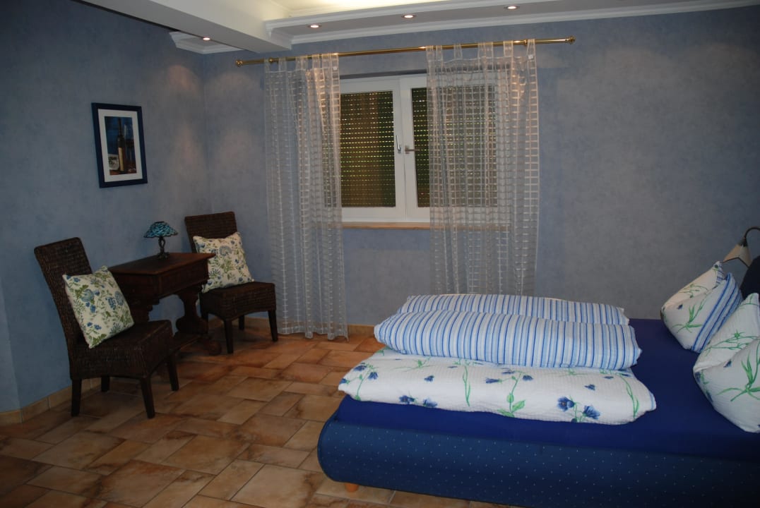 Eins der Zimmer Gästehaus Steinhardter Hof