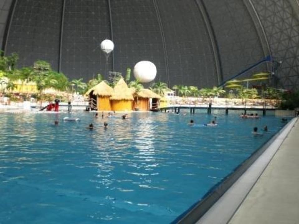 Das Hauptbecken Tropical Islands Resort