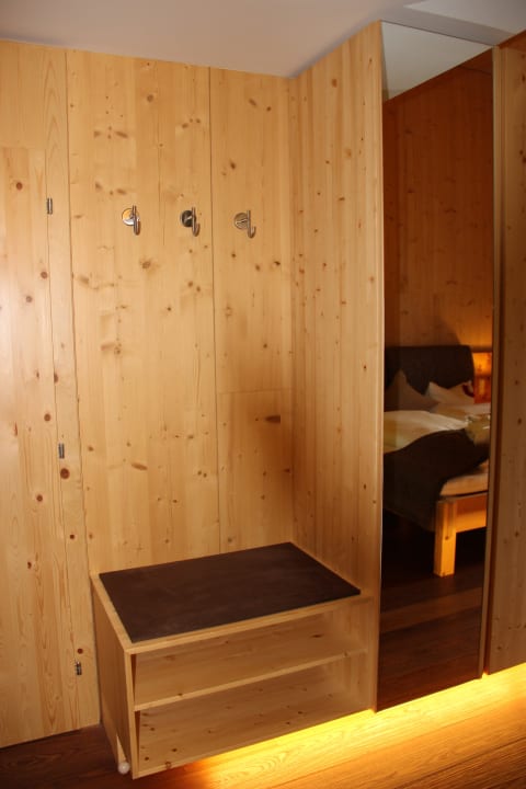 Garderobe Spa Hotel Zedern Klang