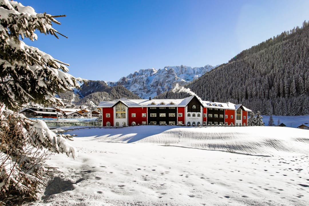 Außenansicht Hotel Alpenroyal