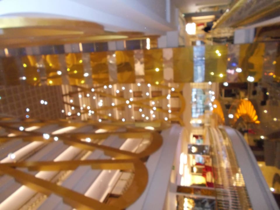 Sehr laut Dream World Aqua Hotel