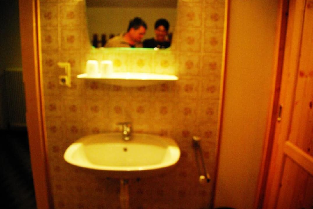 Waschmöglichkeite im Zimmer Ferienheim Foischinghof