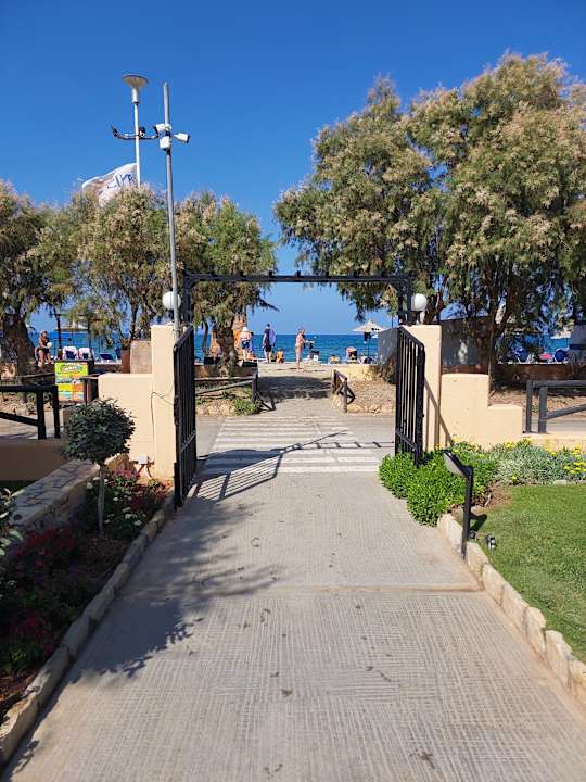 Gartenanlage Anissa Beach & Village