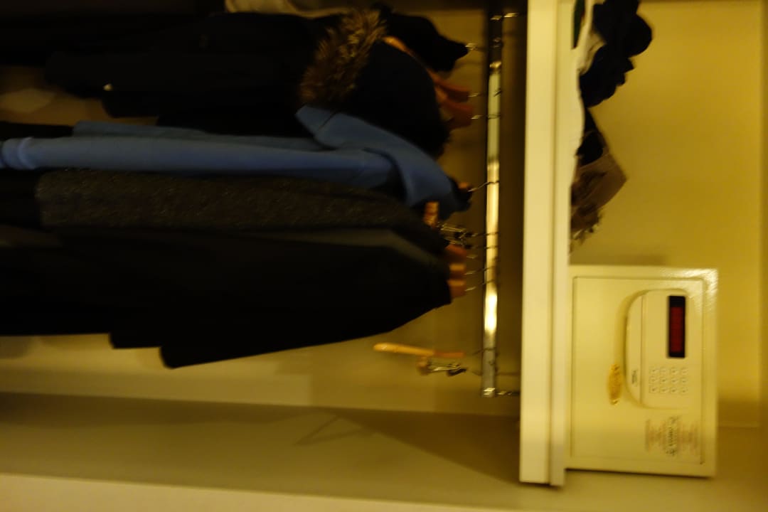 Schrank Hotel Am Konzerthaus - MGallery