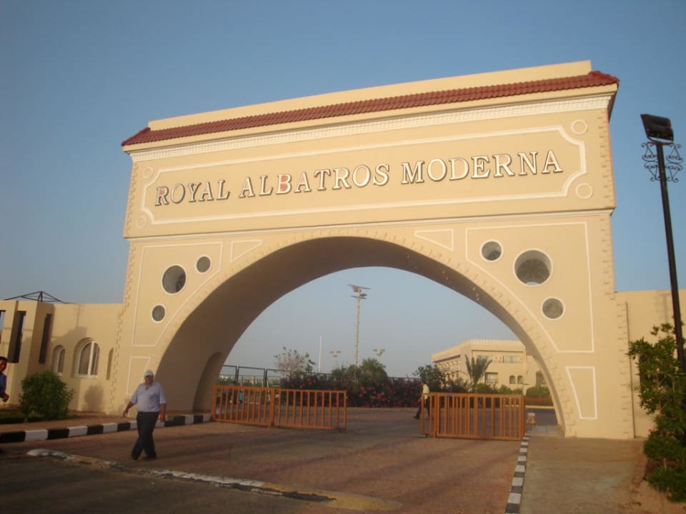 Außenansicht Pickalbatros Royal Moderna Resort-Sharm El Sheikh