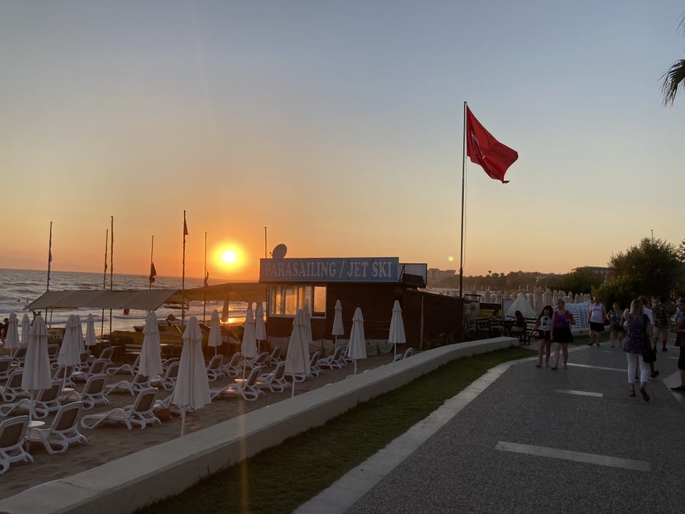 Strand Side Star Beach