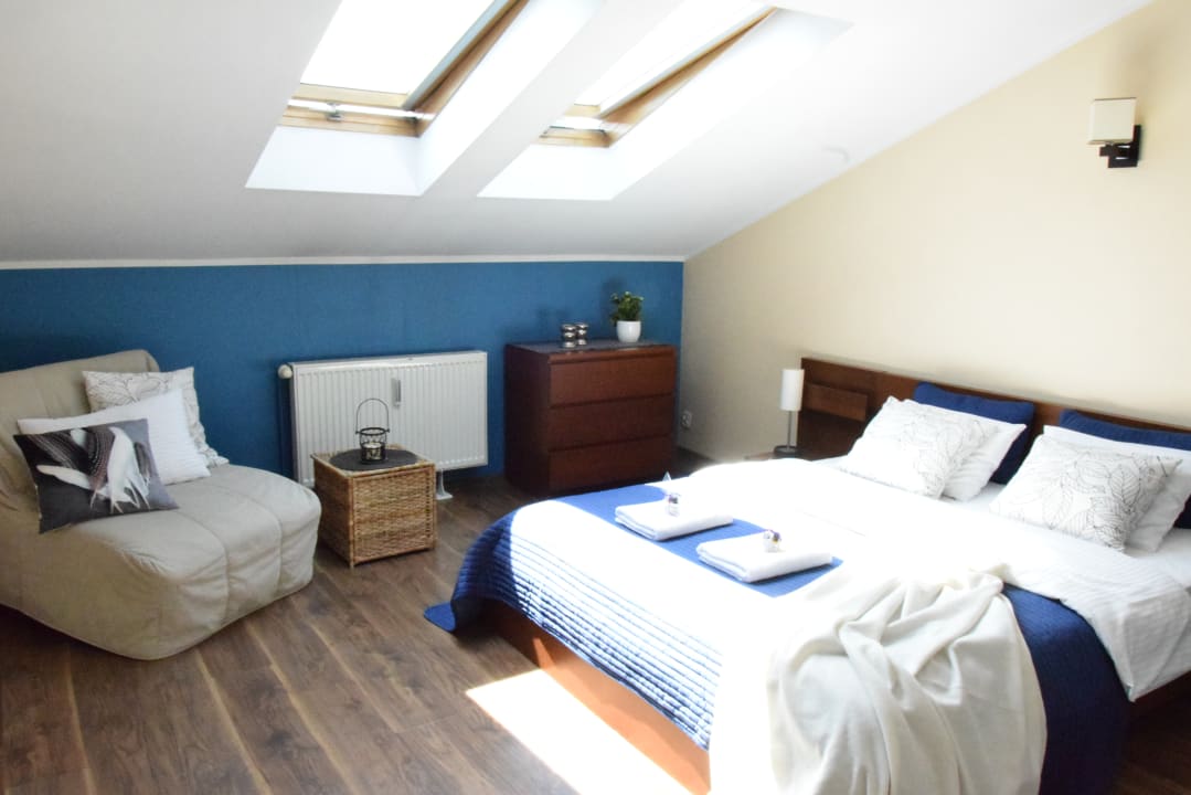 Zimmer Blooms Hostel, Inn & Apartments
