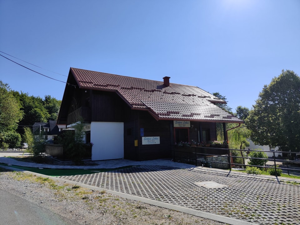 Außenansicht Sixteen Lakes Guest House