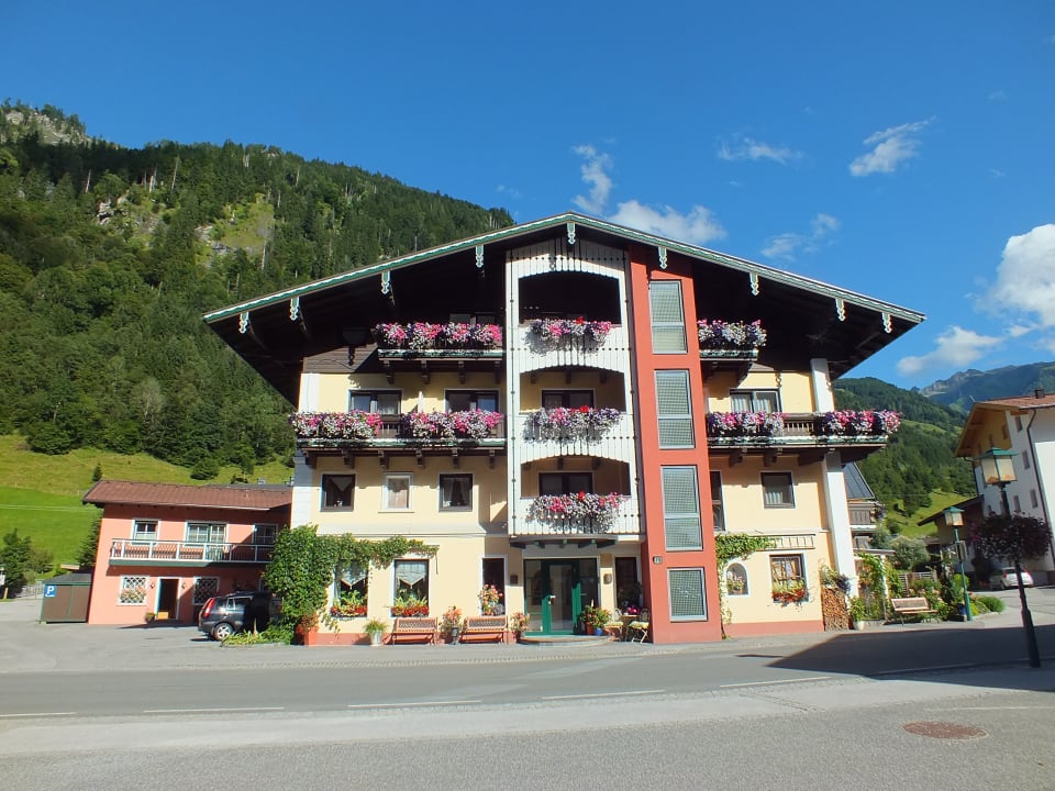 Außenansicht Pension Oberreiter Fusch