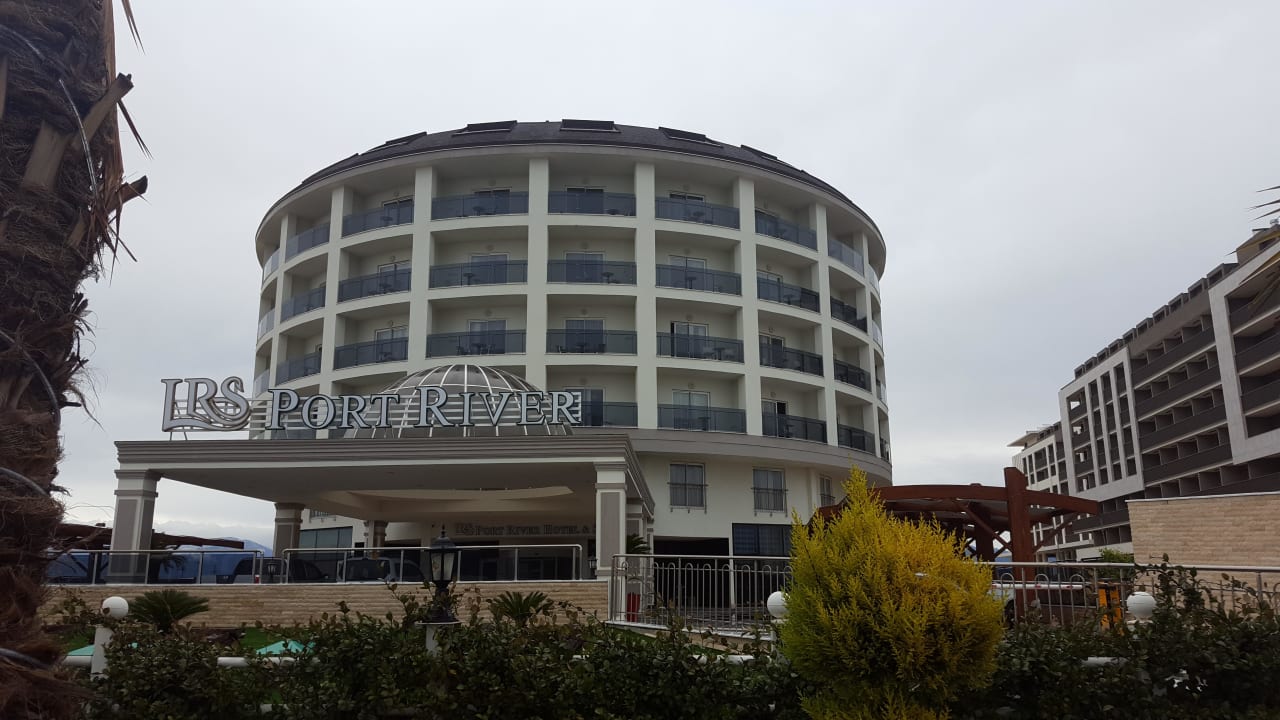 Frontansicht LRS Port River Hotel & Spa