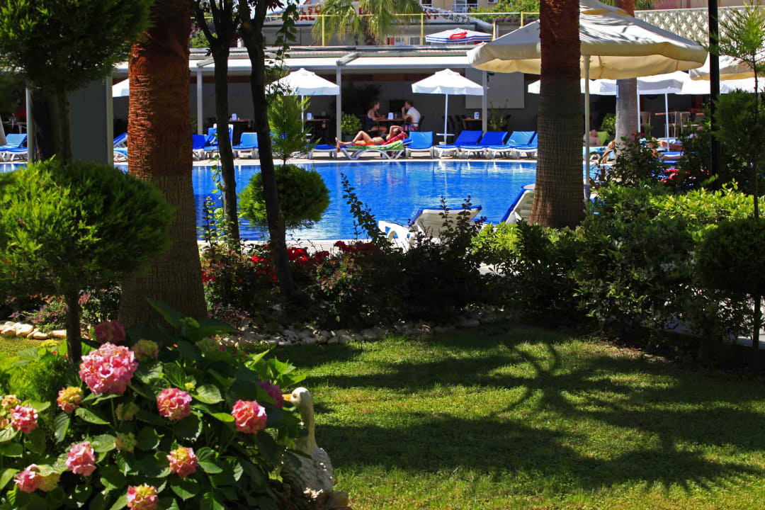 Garden from rooms Sun City Apartments