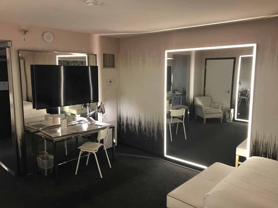 Zimmer Sahara Las Vegas