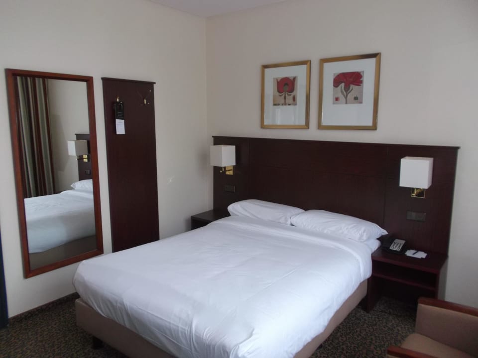 Unser Zimmer (Bett) Bilderberg Parkhotel Rotterdam