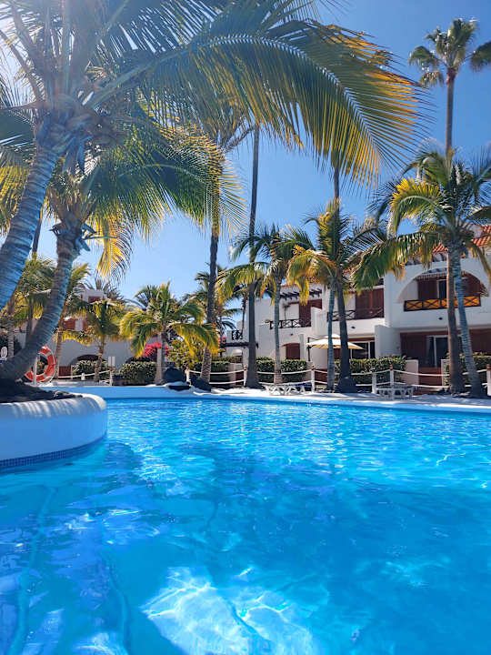 Pool Parque Santiago III Official