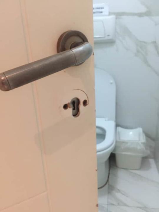 Toaleta przy restauracji Rinia 2