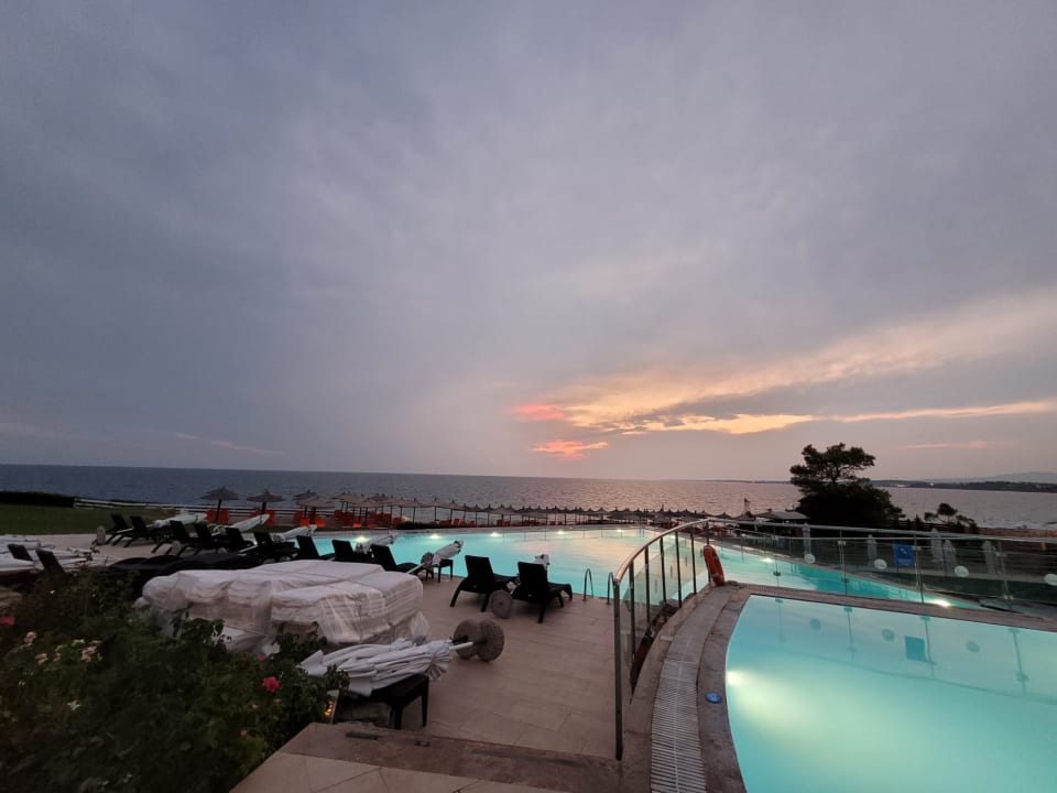 Pool Istion Club & Spa