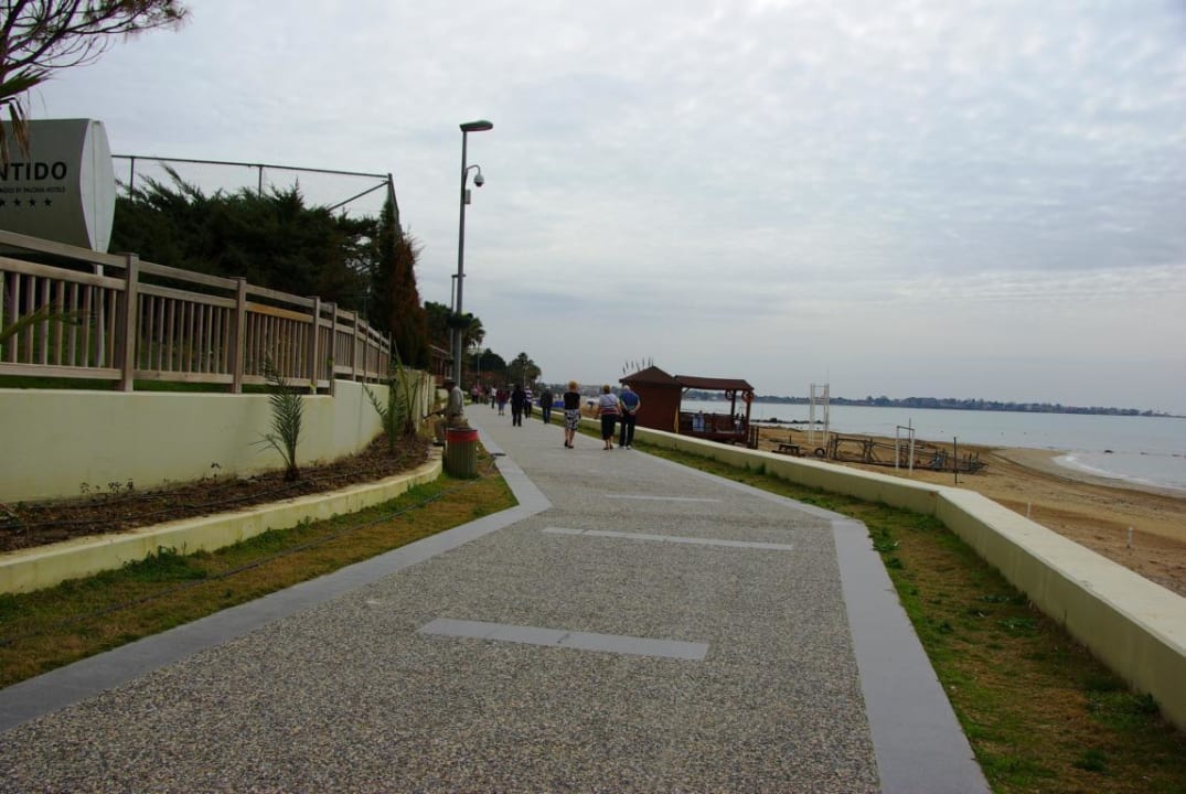 Von der Strandpromenade aus PALOMA Perissia