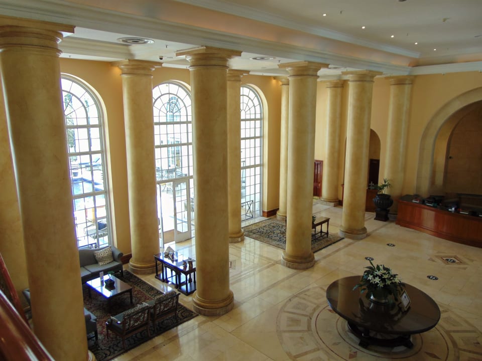 Lobby Hotel Southern Sun The Cullinan