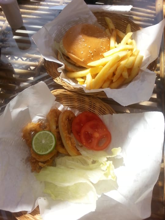 Hamburger zum Mittag Sunsetbar Makadi Palace