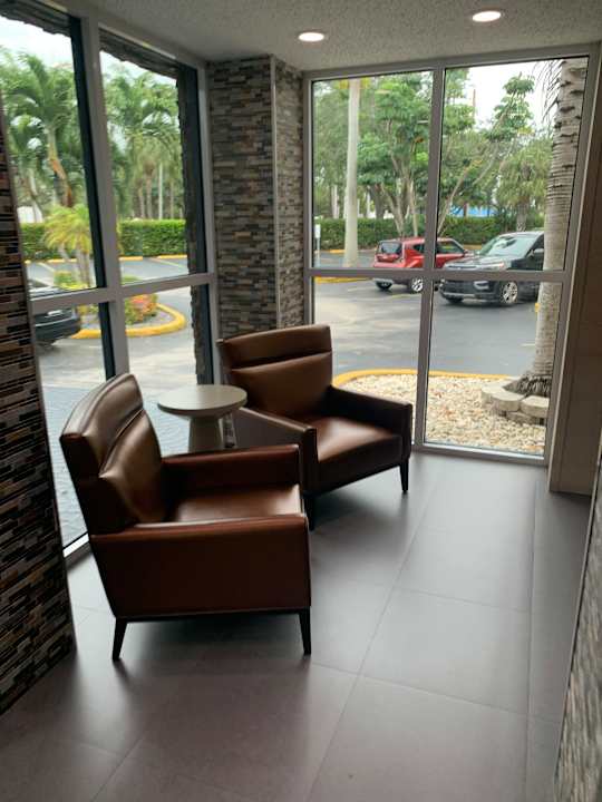 Lobby The Palms Inn & Suites Miami, Kendall, FL