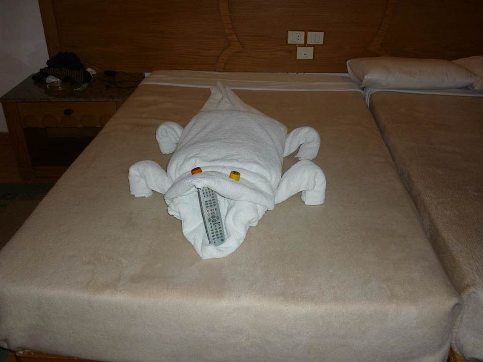 Handtuch-Krokodil Pensée Royal Garden Beach Resort