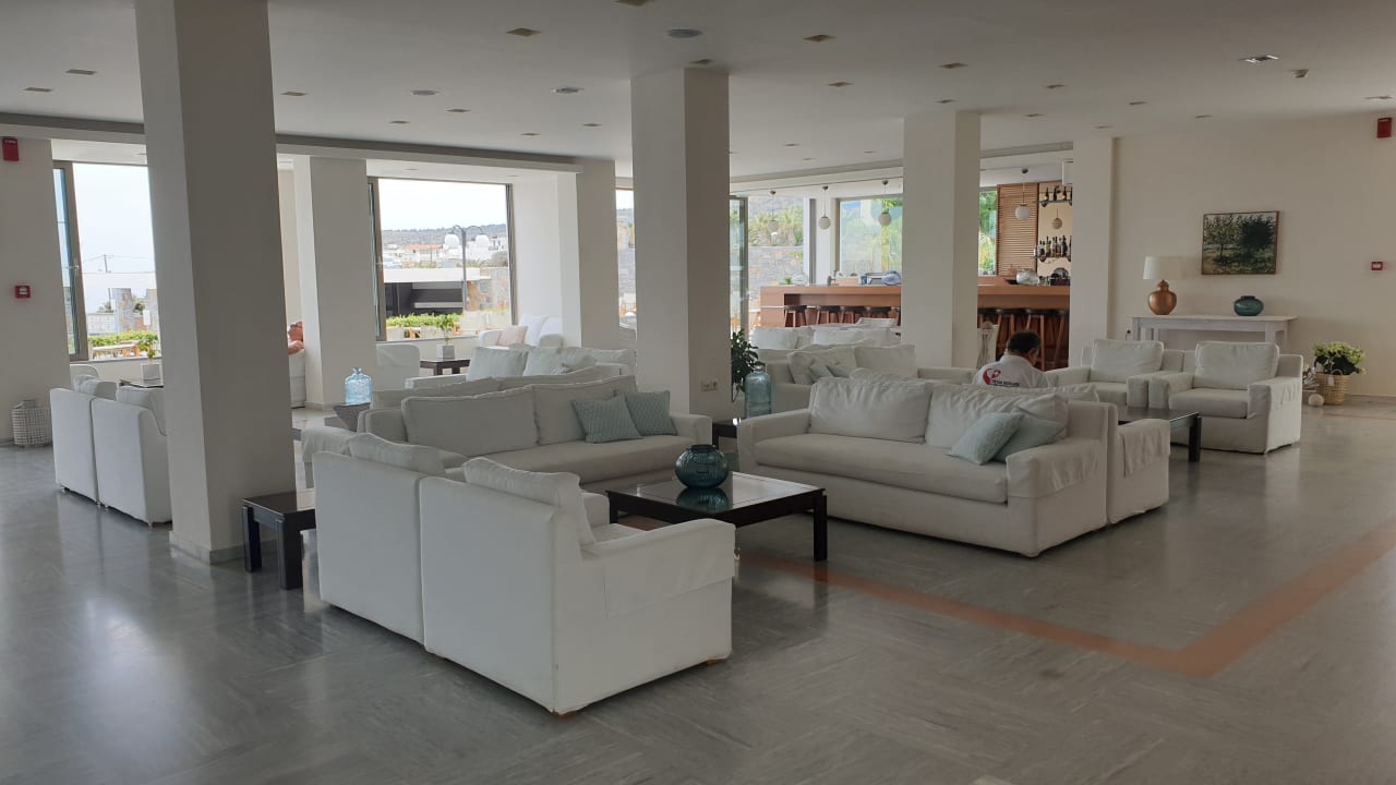 Lobby Maritimo Beach Hotel