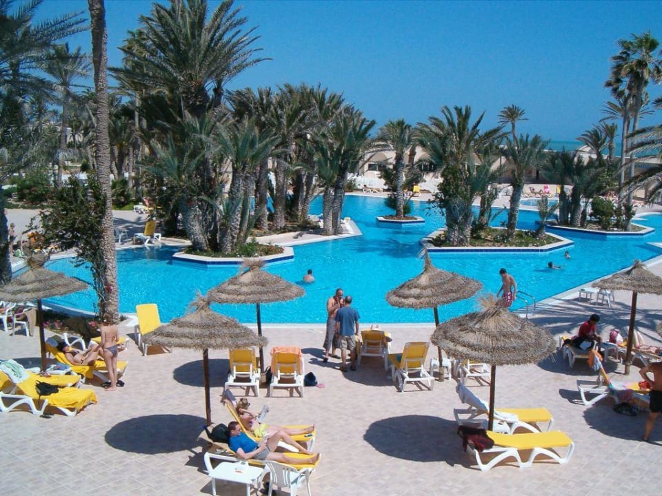 Pool Nr. 2 Zita Beach Resort