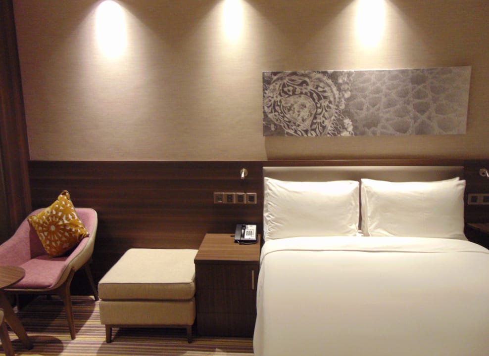 Zimmer Hampton By Hilton Dubai Airport