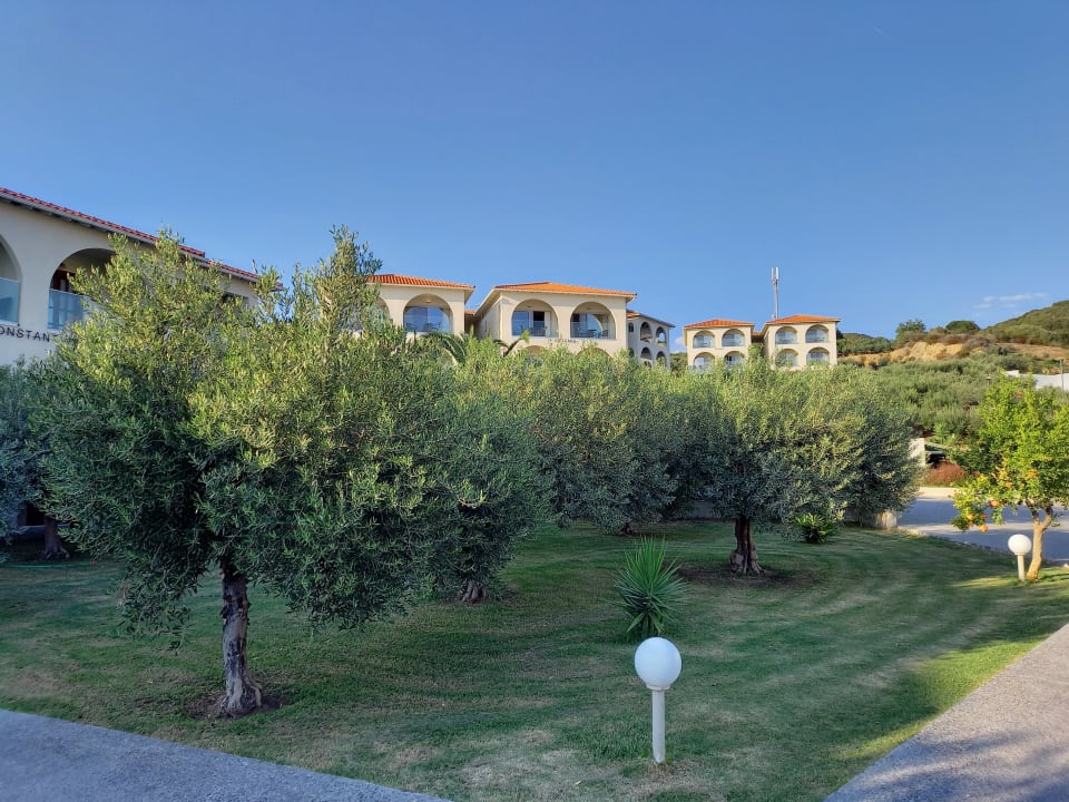 Außenansicht Akrathos Beach Hotel