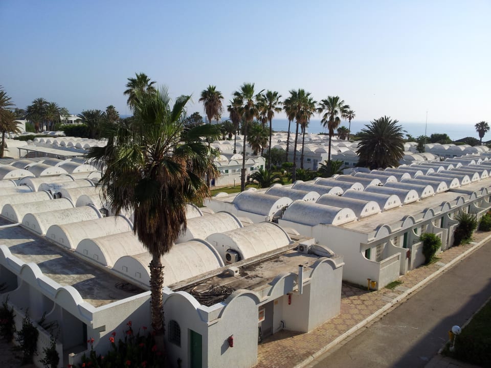 Blick über Bungalow zum Meer El Mouradi Club Kantaoui
