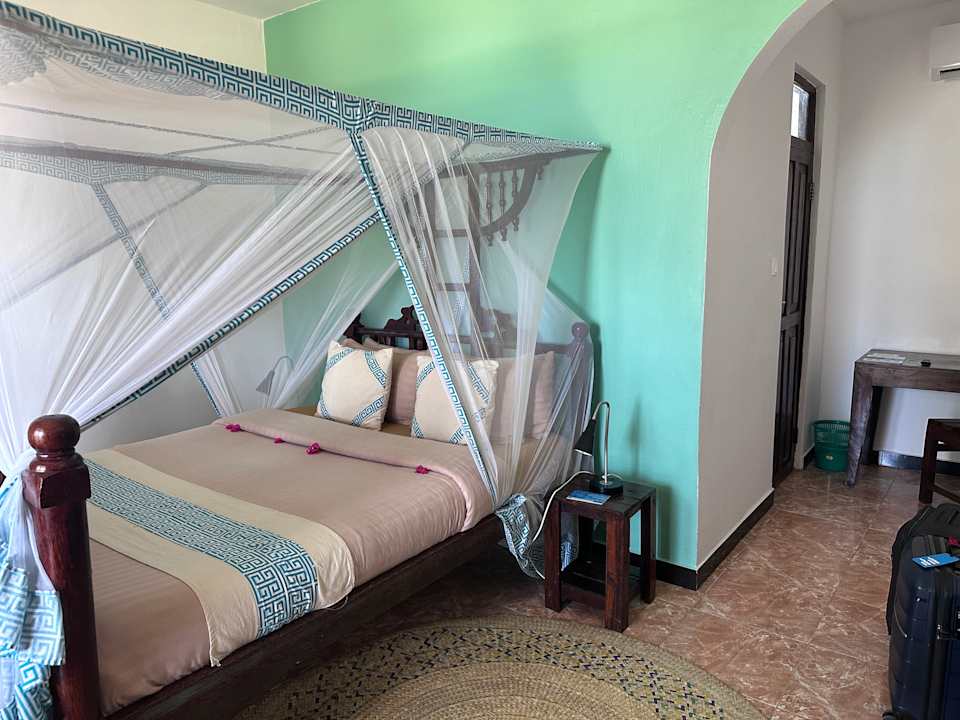 Zimmer Reef & Beach Resort