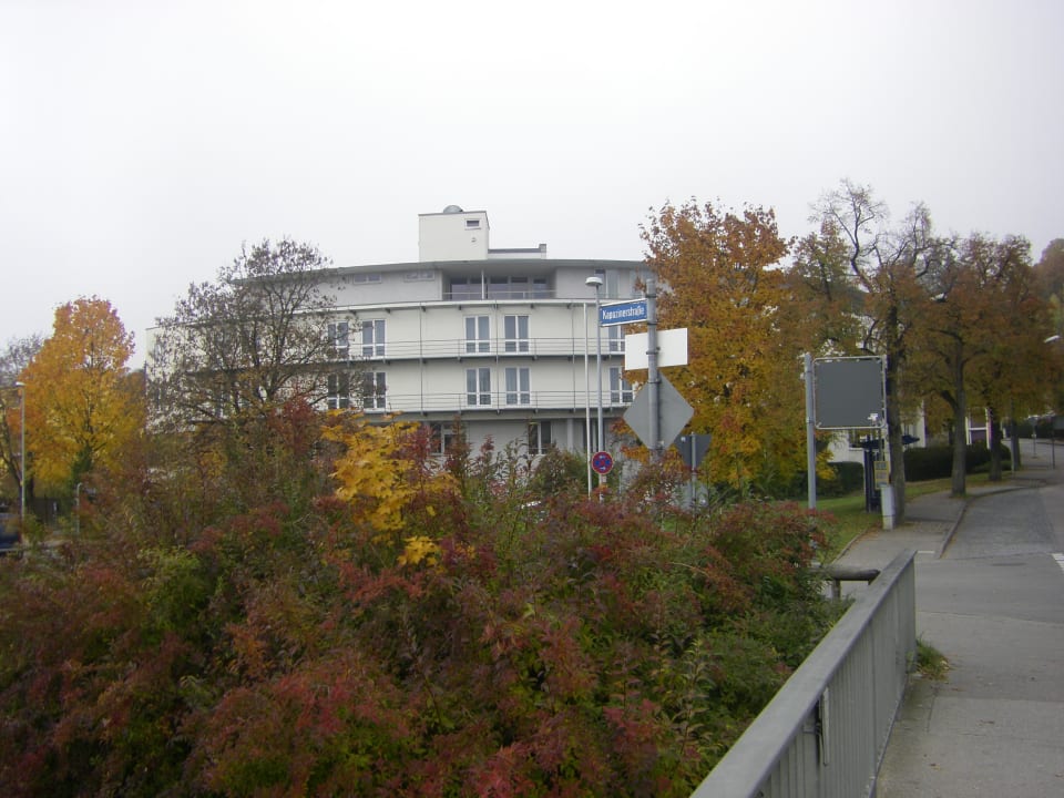 Außenansicht von der Hauptstrasse aus im Oktober/November 20 Hotel Kapuzinerhof