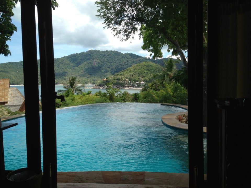 Ausblick aus dem Bett heraus Santhiya Koh Phangan Resort & Spa