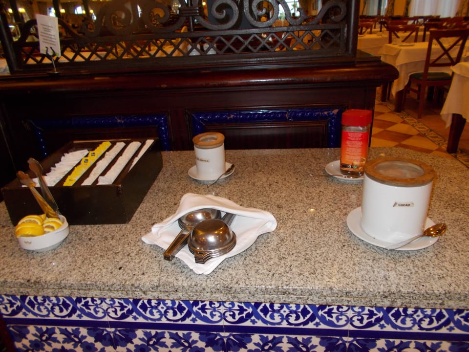 Frühstück im Hauptrestaurant Hotel Riu Chiclana
