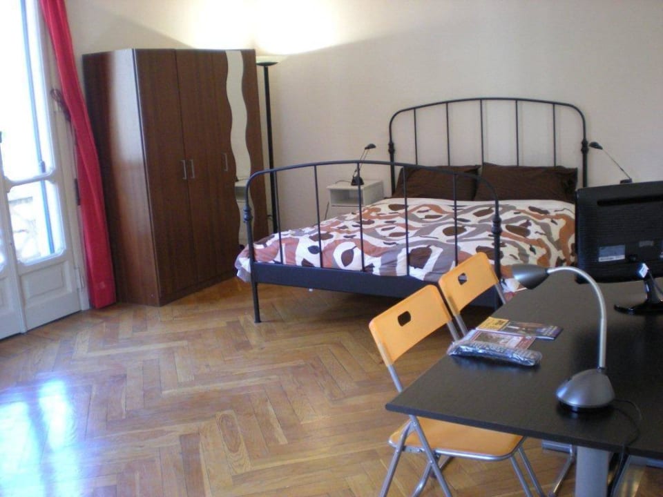 First room with San Domenico church view B&B Bologna Old Town