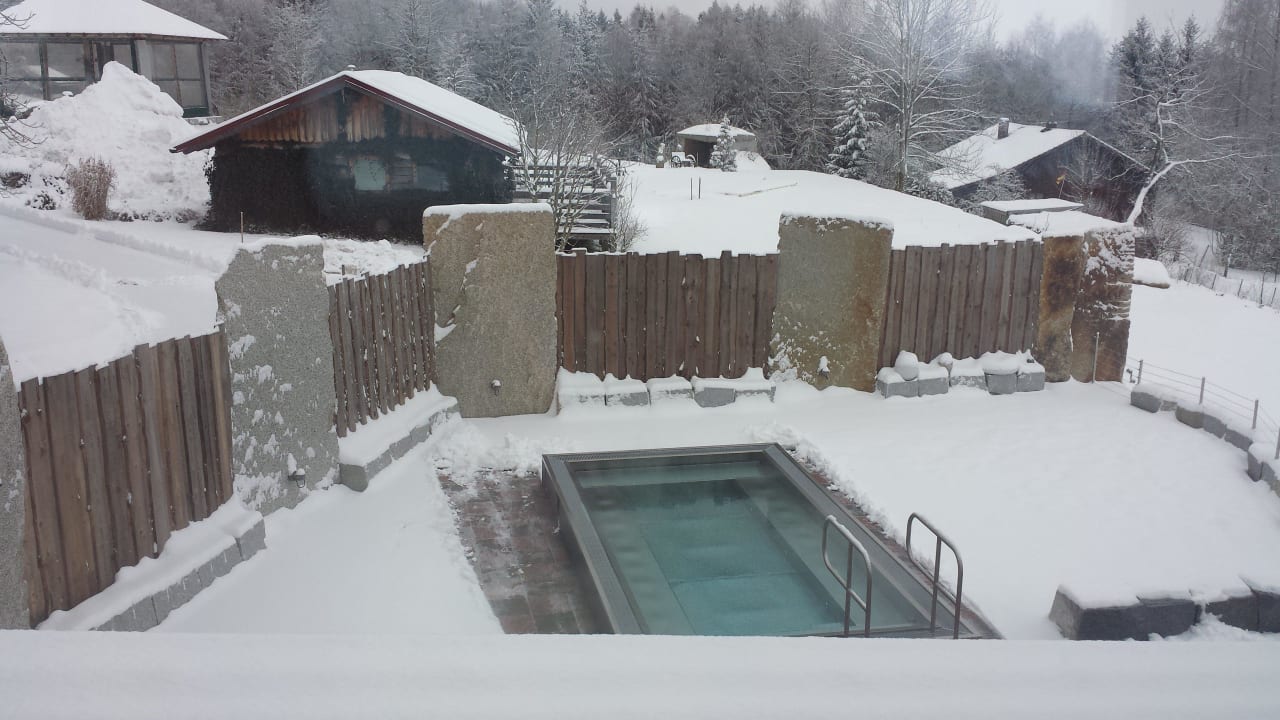 Ausblick auf Außen-Whirlpool 1. Bier & Wohlfühlhotel Gut Riedelsbach