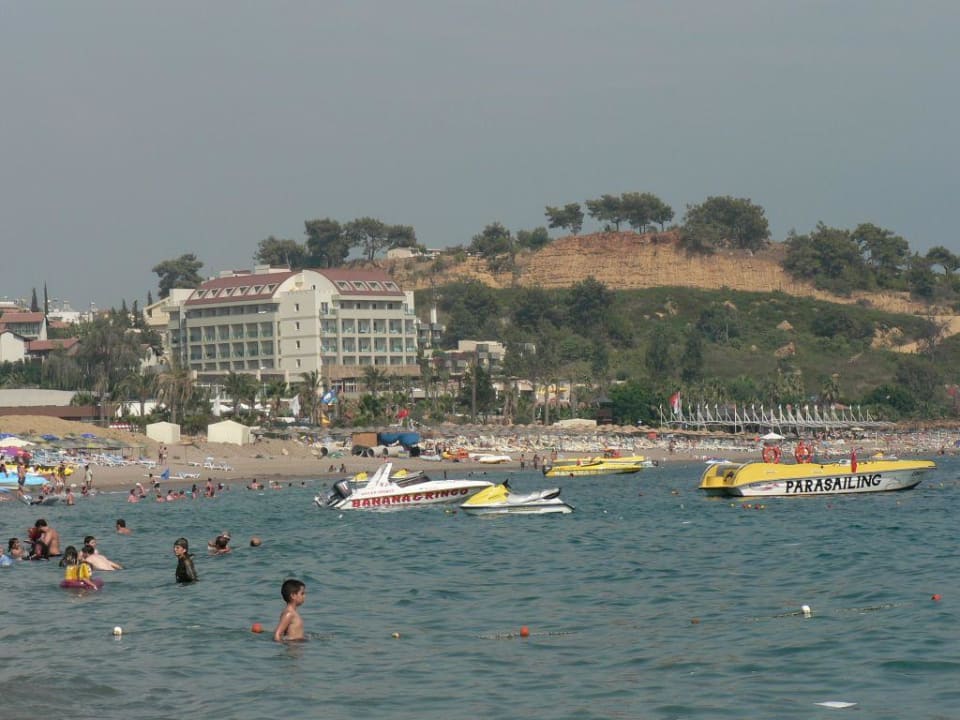 Widok hotelu z zatoczki Sealife Buket Resort & Beach