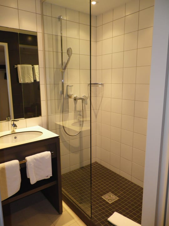 Bad/ WC Hilton Garden Inn Innsbruck Tivoli
