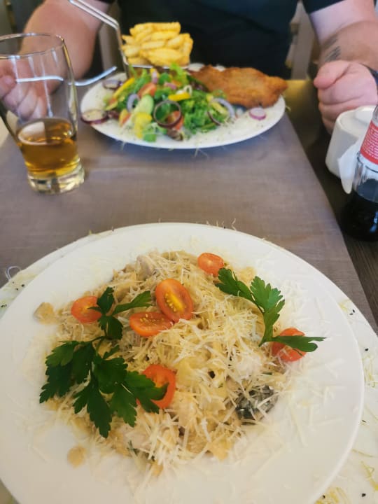 Gastro Hotel Cristal SPA