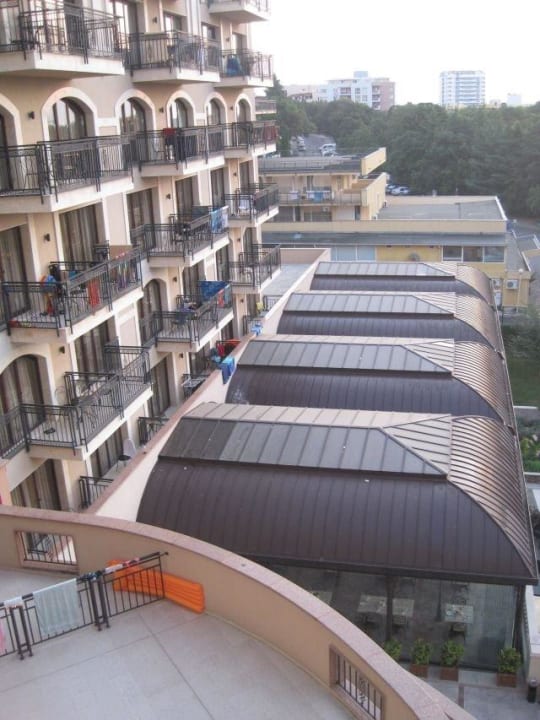 Blick zur Außenterrasse vom Restaurant SH Dolce Vita