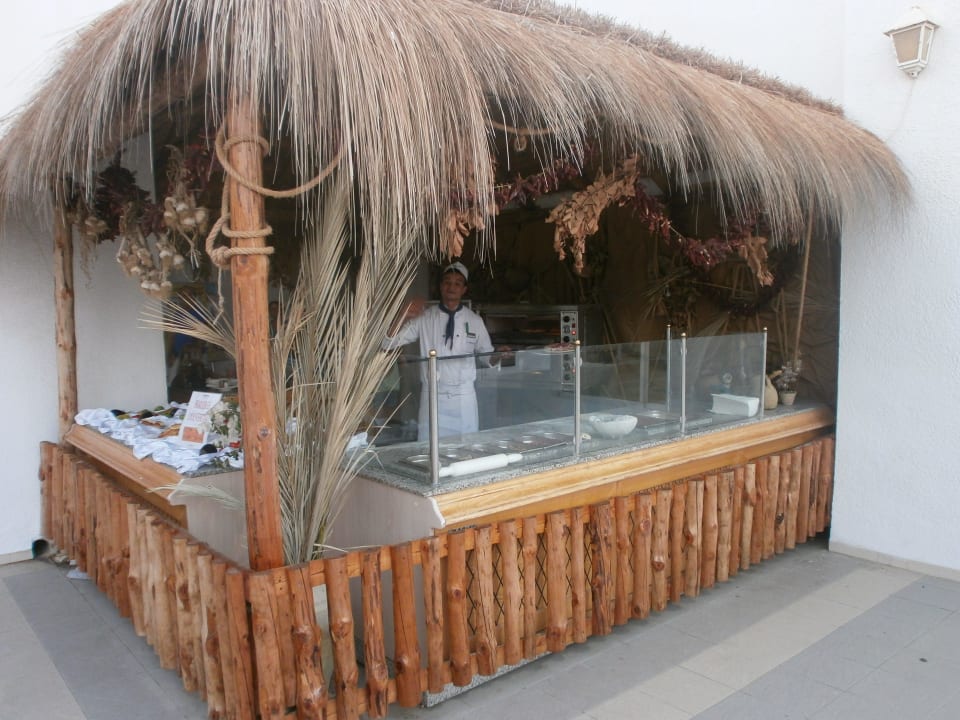 Pizzabäcker im Restaurant L'Olivier Hotel El Mouradi Djerba Menzel